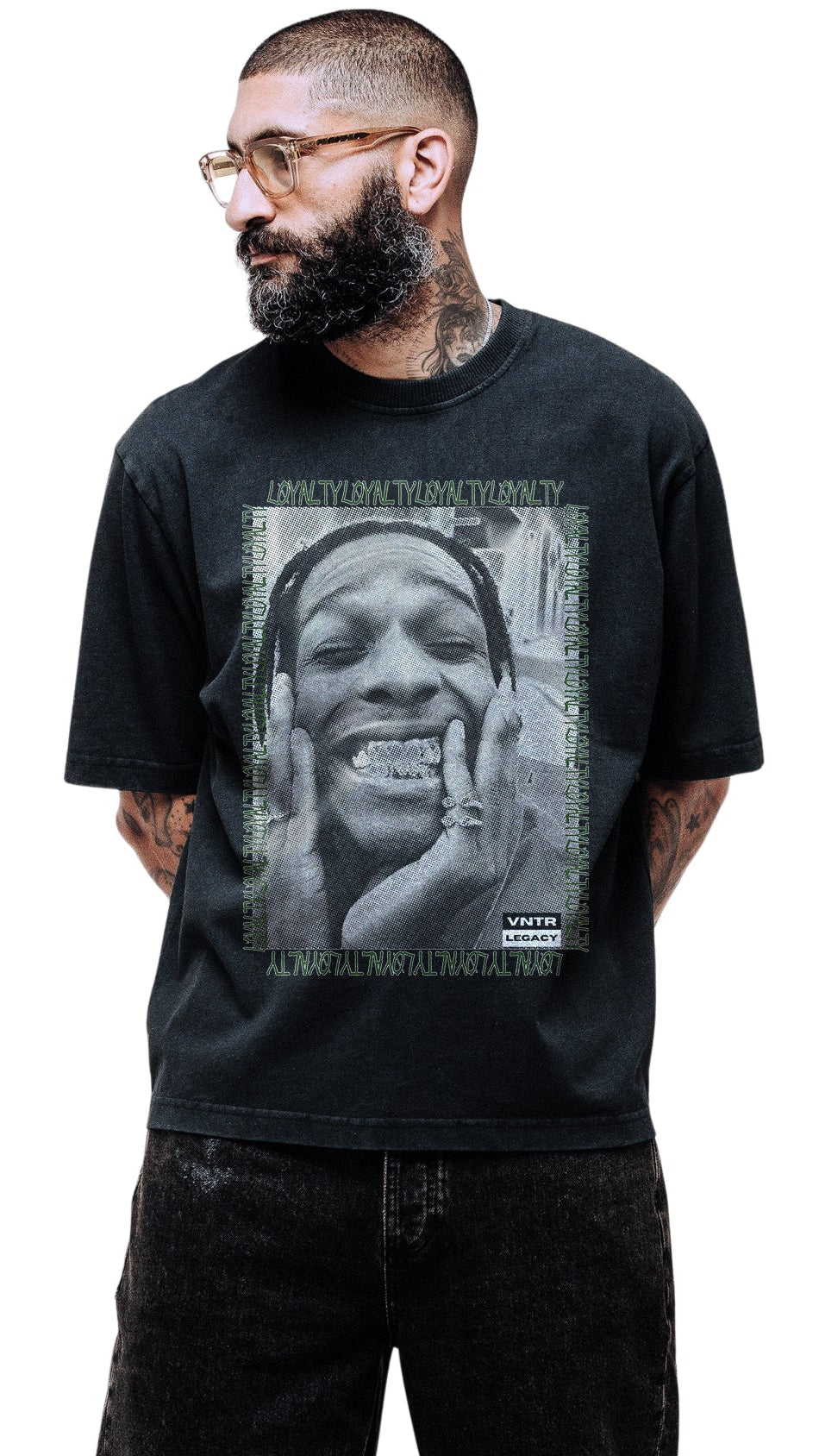 HEAVYWEIGHT 16S TEE LOYALTY
