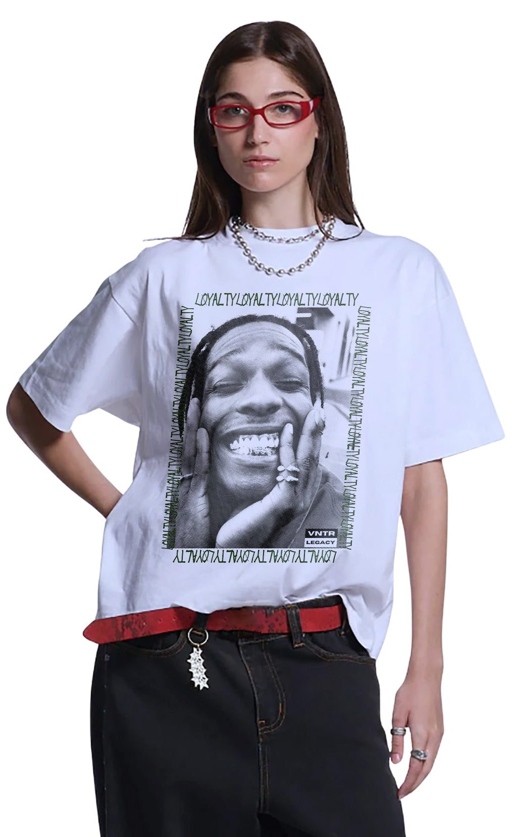 HEAVYWEIGHT 16S TEE LOYALTY